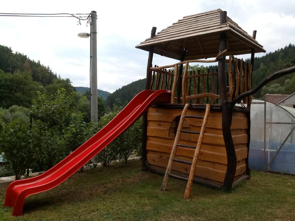 Penzion Apartmany Becov Becov nad Teplou Luaran gambar