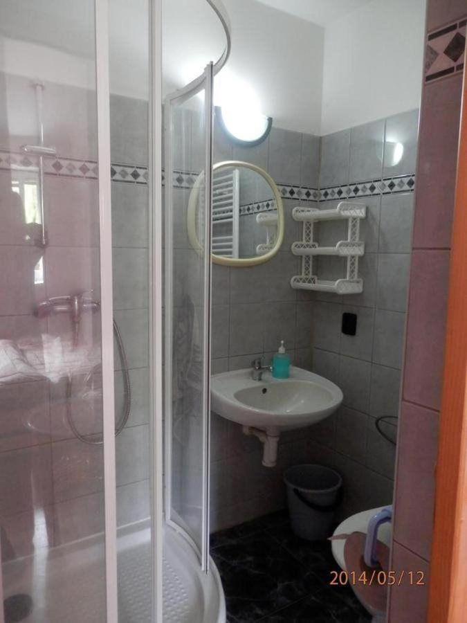 Penzion Apartmany Becov Becov nad Teplou Luaran gambar