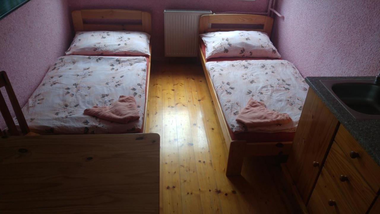 Penzion Apartmany Becov Becov nad Teplou Luaran gambar